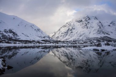 Lofoten Adaları 'nda kış, Kuzey, Norveç.