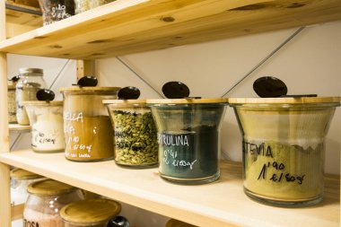 self servis organik gıdalar. Çevre dostu sıfır atık dükkanı. Küçük yerel işletme.