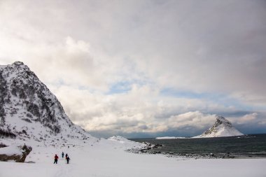 Bleik Plajı 'nda kış, Lofoten Adaları, Kuzey, Norveç.