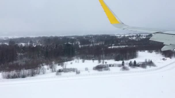 Vista Das Janelas Avião Durante Desembarque Aeroporto Oslo Noruega — Vídeo de Stock