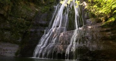 Gorg De L Şelalesi 'nde bahar, La Garrotxa, Girona, İspanya
