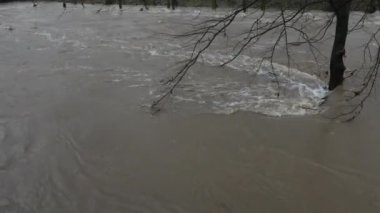 Olot kasabasında sel, La Garrotxa, Girona, İspanya. Ocak 2020