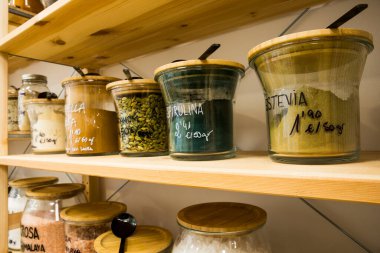 self servis organik gıdalar. Çevre dostu sıfır atık dükkanı. Küçük yerel işletme.