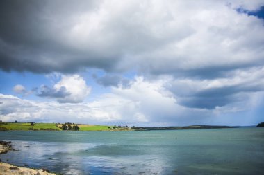 İrlanda topraklarında bahar manzarası.