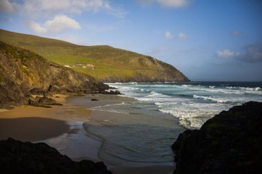 İrlanda topraklarında bahar manzarası.