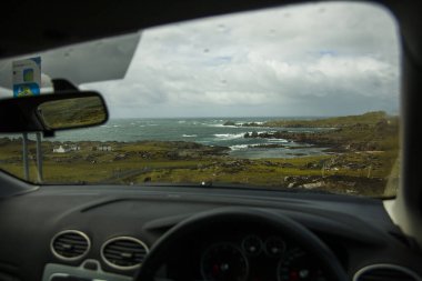 İrlanda topraklarında bahar manzarası.
