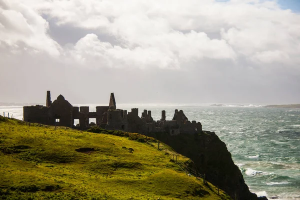 Primavera Dunluce Castle Dun Libhse Irlanda — Fotografia de Stock