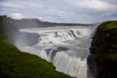 Gullfoss Şelalesi 'nde yaz manzarası, Güney İzlanda, Avrupa.