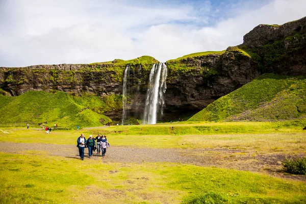 Летний Пейзаж Водопаде Seljalandsfoss Южная Исландия Европа — стоковое фото