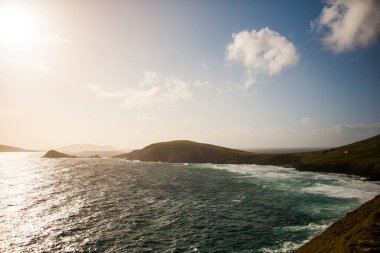 İrlanda topraklarında bahar manzarası.
