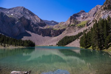 Ibon De Plan 'da yaz manzarası, Pireneler, İspanya.