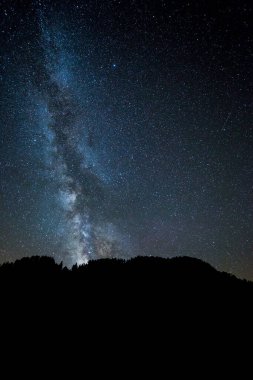 Pedraforca Dağı, Barselona, Pireneler, Katalonya, İspanya 'da Yaz Samanyolu.
