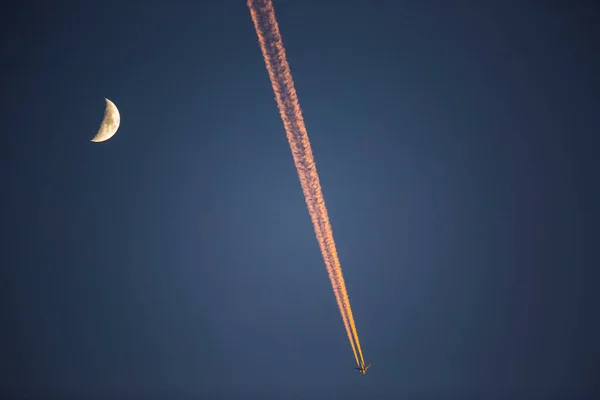 Pôr Sol Lua Avião Inverno Girona Catalunha Espanha — Fotografia de Stock