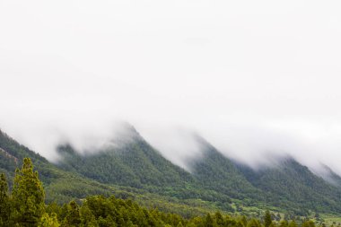 Caldera De Taburiente 'de bulutlar, La Palma Adası, Kanarya Adaları, İspanya