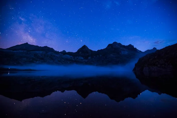 Summer Night Milky Way Ibon Estanes Lake Aragon Pyrenees Spain — Stock Photo, Image