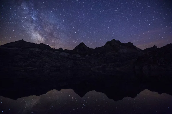 Summer Night Milky Way Ibon Estanes Lake Aragon Pyrenees Spain — Stock Photo, Image