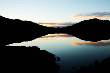 Nordkapp, Norveç 'te sonbahar günbatımı ve manzara