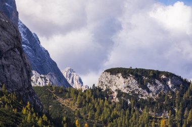 Dolomites dağlarında gün batımı, Alpler, kuzey İtalya. Avrupa