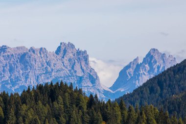 Dolomites dağlarında gün batımı, Alpler, kuzey İtalya. Avrupa