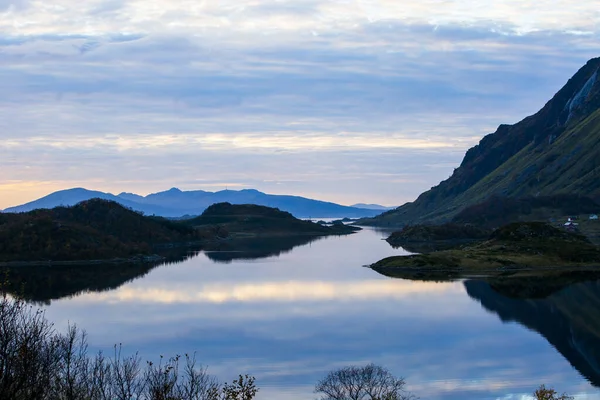 ロフテン島の秋の風景とビーチ ノルウェー — ストック写真