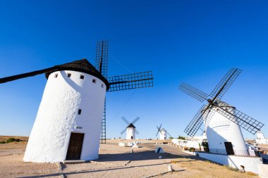 İspanya 'nın La Mancha yel değirmenleri