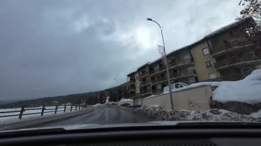 Les Angles, Fransa; 27 Aralık 2025: Pireneler 'deki Les Angles kayak merkezine gitmek