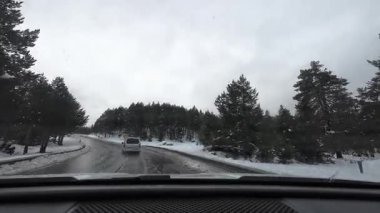 Les Angles, Fransa; 27 Aralık 2025: Pireneler 'deki Les Angles kayak merkezine gitmek