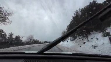 Les Angles, Fransa; 27 Aralık 2025: Pireneler 'deki Les Angles kayak merkezine gitmek