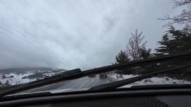 Les Angles, Fransa; 27 Aralık 2025: Pireneler 'deki Les Angles kayak merkezine gitmek