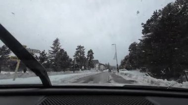 Les Angles, Fransa; 27 Aralık 2025: Pireneler 'deki Les Angles kayak merkezine gitmek