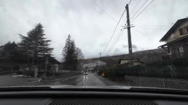 Les Angles, Fransa; 27 Aralık 2025: Pireneler 'deki Les Angles kayak merkezine gitmek