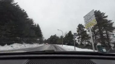 Les Angles, Fransa; 27 Aralık 2025: Pireneler 'deki Les Angles kayak merkezine gitmek