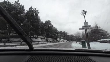 Les Angles, Fransa; 27 Aralık 2025: Pireneler 'deki Les Angles kayak merkezine gitmek