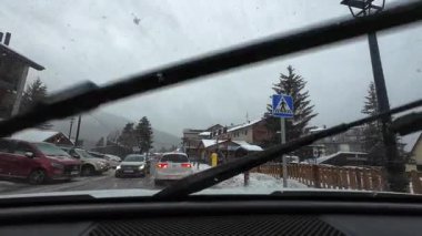 Les Angles, Fransa; 27 Aralık 2025: Pireneler 'deki Les Angles kayak merkezine gitmek