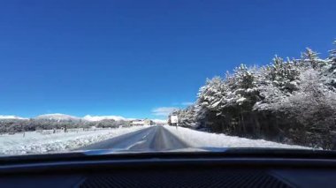 Les Angles, Fransa; 27 Aralık 2025: Pireneler 'deki Les Angles kayak merkezine gitmek