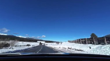 Les Angles, Fransa; 27 Aralık 2025: Pireneler 'deki Les Angles kayak merkezine gitmek