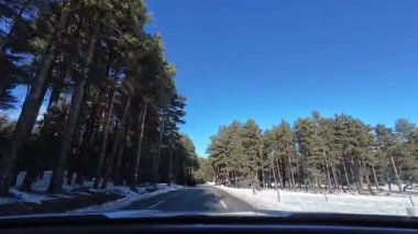 Les Angles, Fransa; 27 Aralık 2025: Pireneler 'deki Les Angles kayak merkezine gitmek