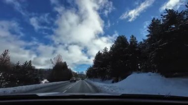 Les Angles, Fransa; 27 Aralık 2025: Pireneler 'deki Les Angles kayak merkezine gitmek