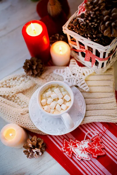 Neujahrskaffee mit Marshmallows Stockfoto