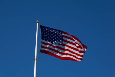 Bir yaz gününde şehir manzarası