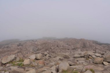 Atlantik okyanusuna bakan kayalıklar