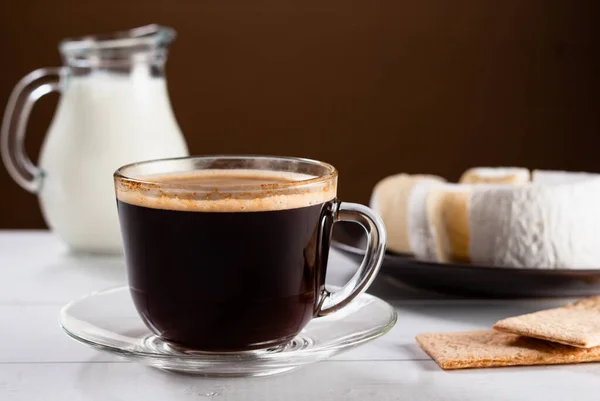 Smaklig Breackfast Med Kopp Varm Amerikansk Svart Kaffe Och Krämig — Stockfoto