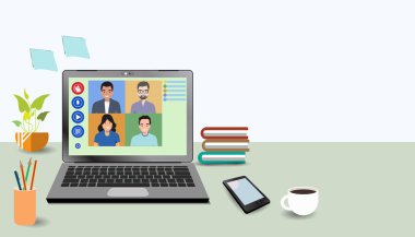 Video çevrimiçi konferans. İnsan grubunun video toplantısı ve röportajı. Çevrimiçi iletişim. Serbest çalışmak, e-öğrenim ya da evde dizüstü bilgisayarlarla çalışmak. Ev masasındaki resimlerin kompozisyonu.