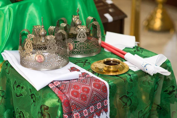 Короны Свадьбу Христианской Православной Церкви — стоковое фото