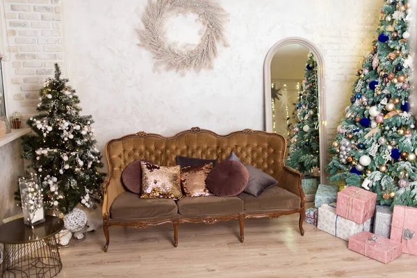 New Year Photo Studio Christmas Tree Decorations Sofa — 스톡 사진