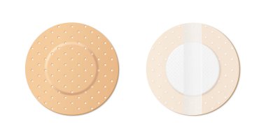 SağIık bantları ön ve arka tarafta şekillenmiş. Antiseptik yara bandı beyaz arka planda izole edildi