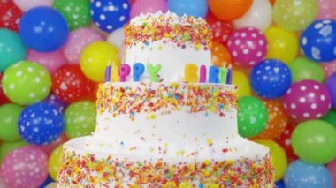 Renkli pasta Mutlu yıllar mumları