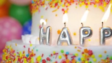 Renkli pasta Mutlu yıllar mumları