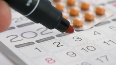 Günlük planlayıcıda haplar ve kapsüller