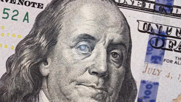 Улыбающийся портрет Бенджамина Франклина — стоковое видео